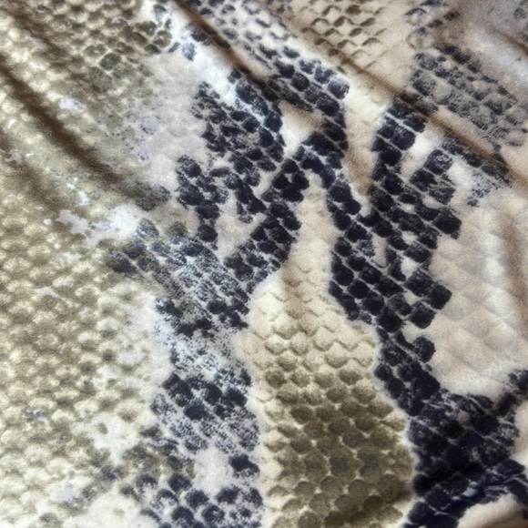 Crepas Top - Picture 6 of 6